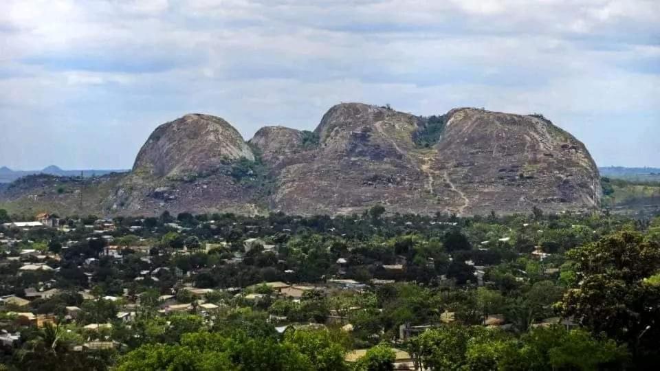 Hostel Pensao Ya Mute Chimoio Buitenkant foto